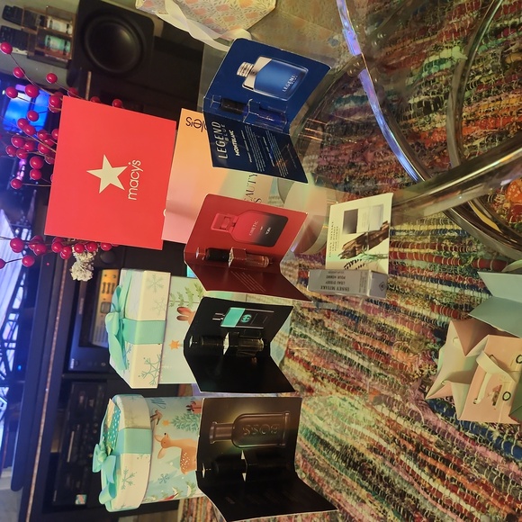 Assorted Fragrance Sample Set - Picture 2 of 4